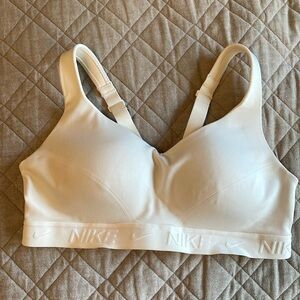 Never worn!!
Nike high support running bra